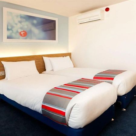 Travelodge Clacton On Sea Central Exterior photo